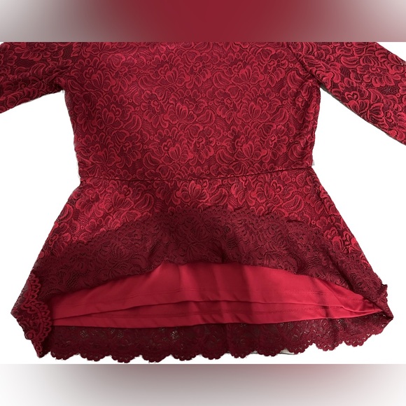 Women’s Isaac Mizrahi Live Red Lace Blouse - Small (S) - Picture 5 of 6